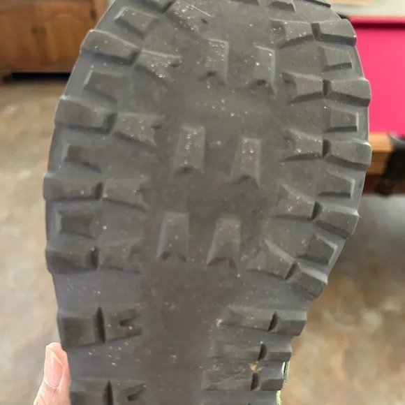 New Balance 574 Athletic Shoes Green - Picture 4 of 10